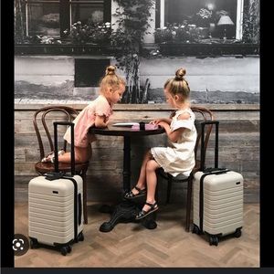 LOOKING FOR A KIDS AWAY CARRY ON